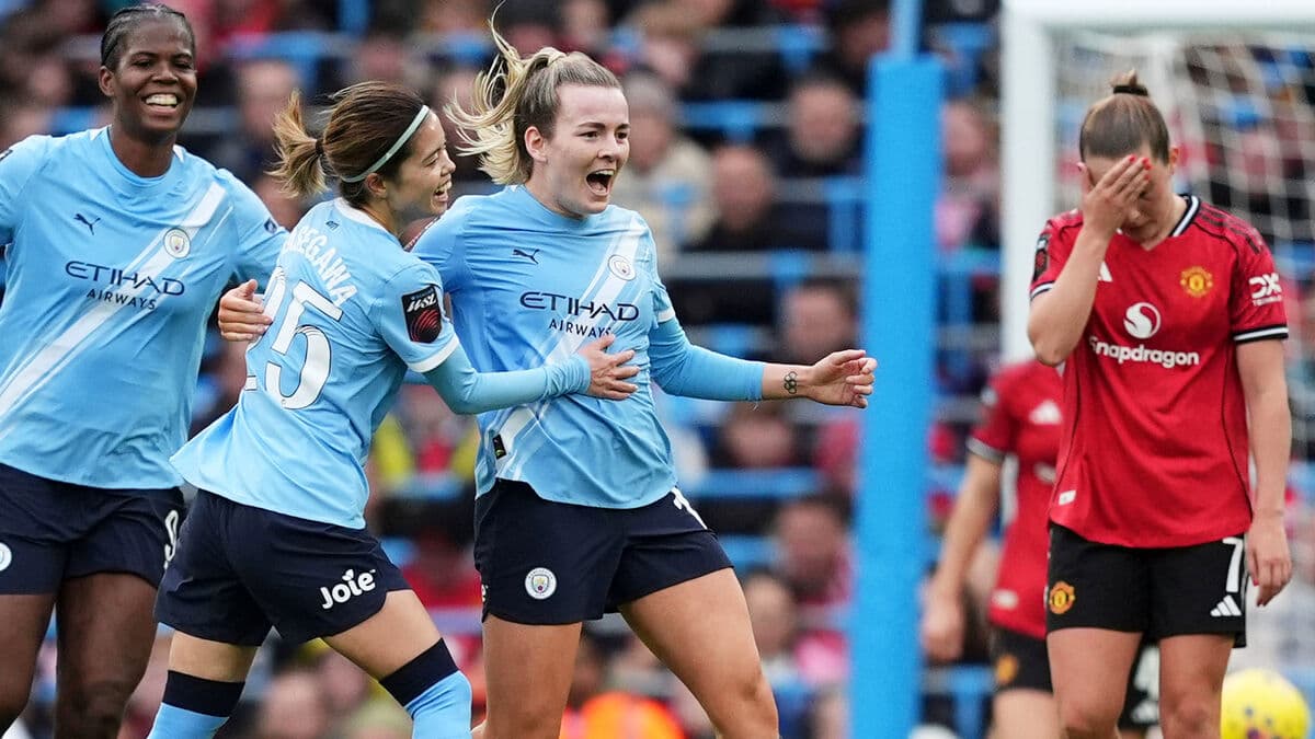 Swedish team United overrun in Manchester derby