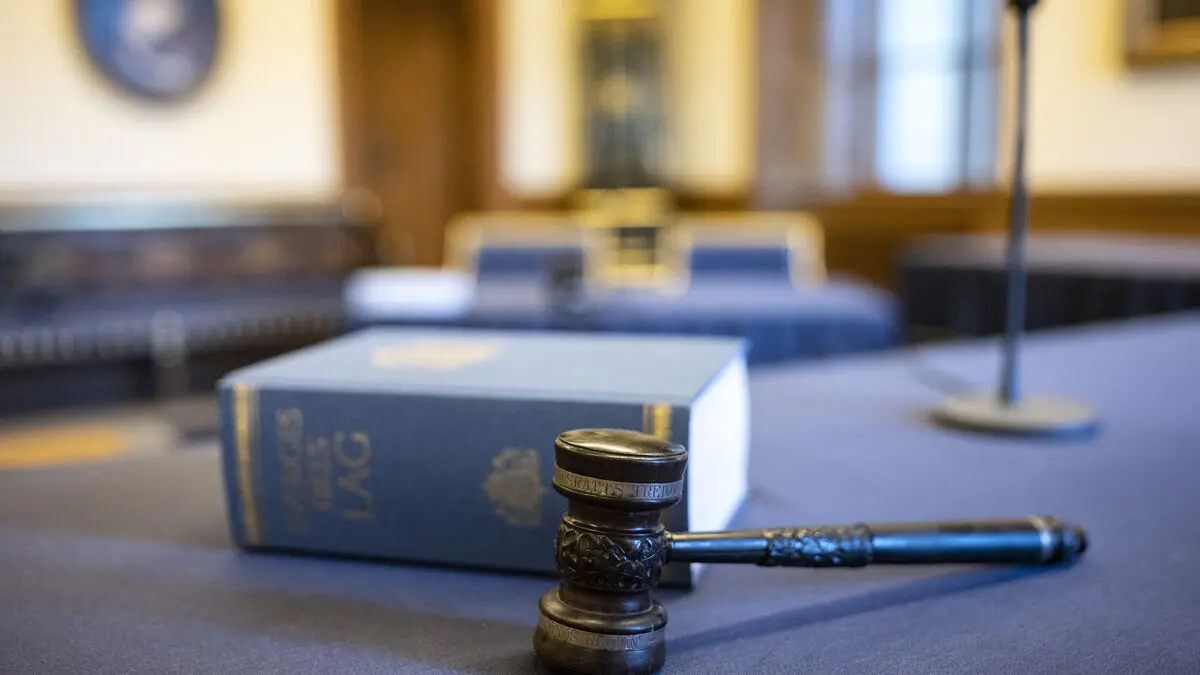 Bankruptcies fall for the fifth month in a row