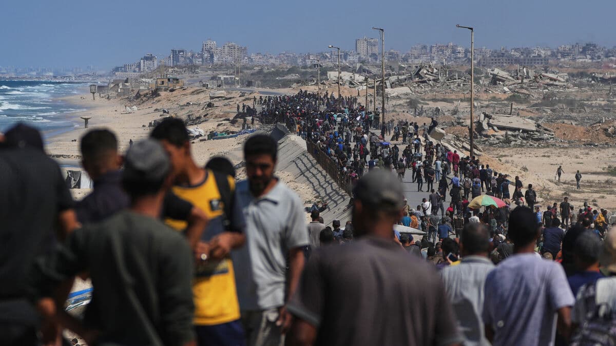 200,000 Gazans Return Home After Ceasefire