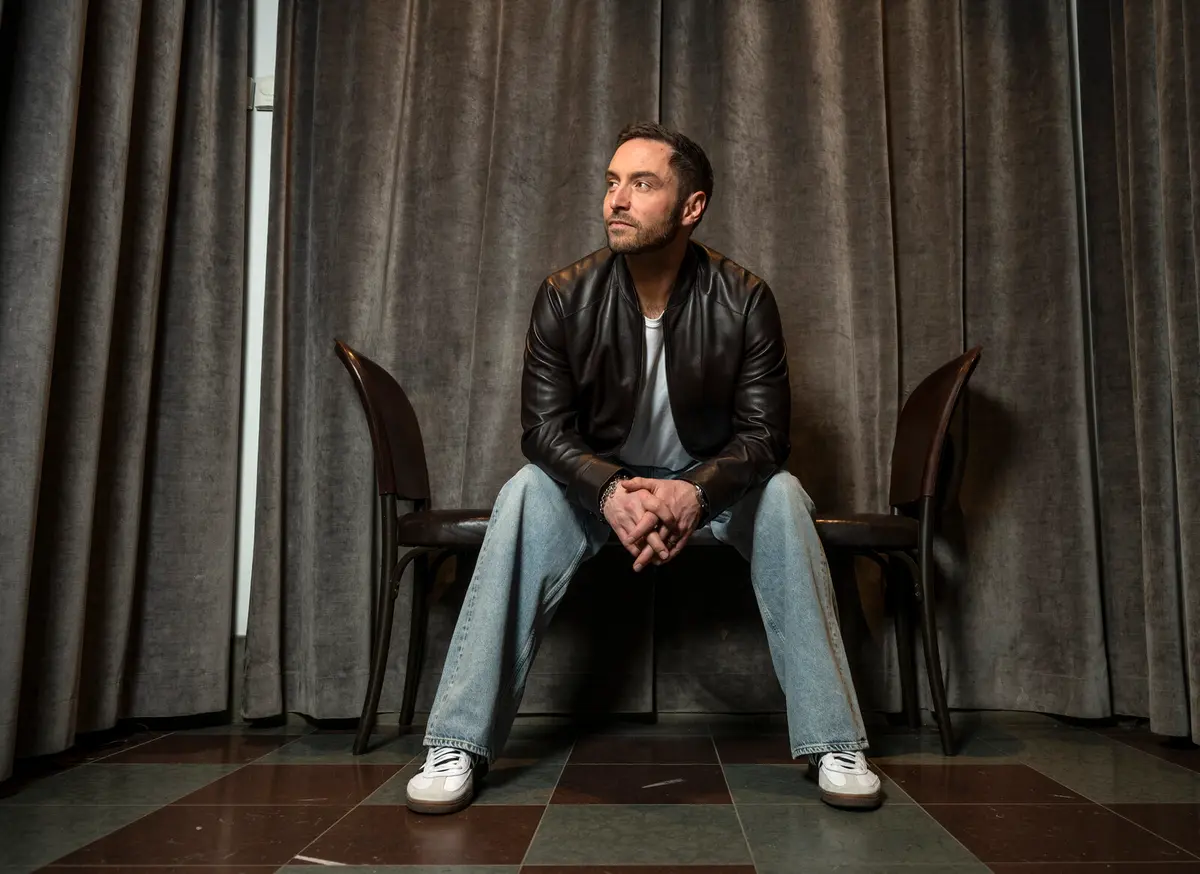 Måns Zelmerlöw Faces Tough Competition in Melodifestivalen Final
