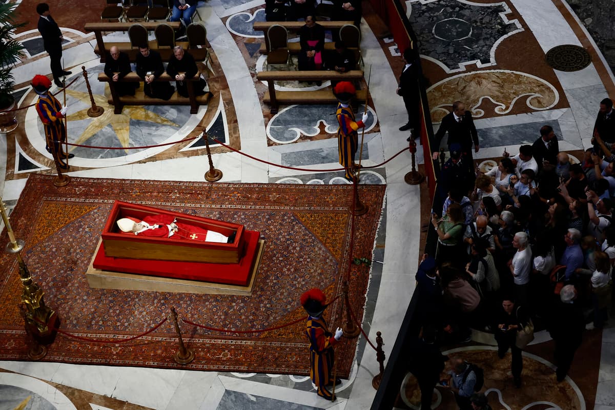 Thousands Gather to Pay Respects to Pope Francis at St. Peter's Basilica