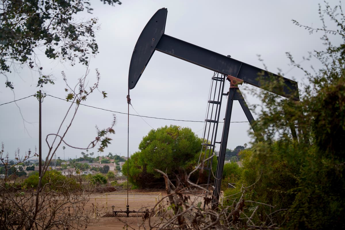 Oil Prices Drop After US-Iran Nuclear Talks Progress