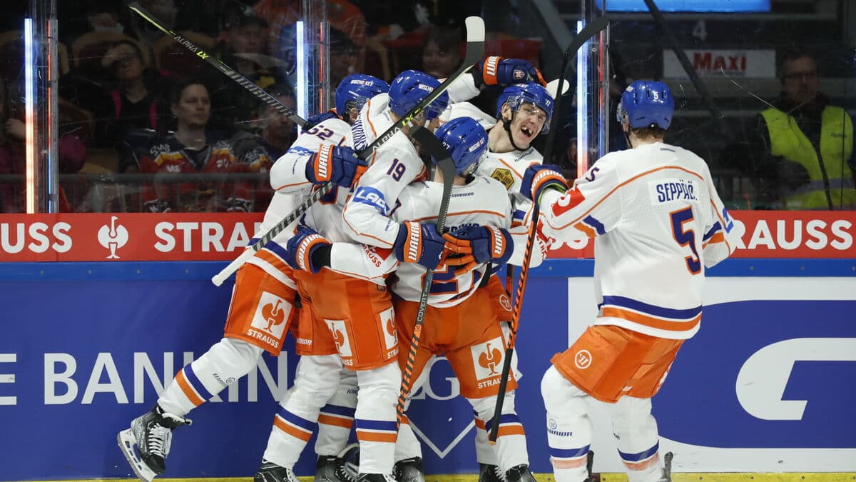 Finnish Ice Hockey Faces Power Struggle as Clubs Plan New League