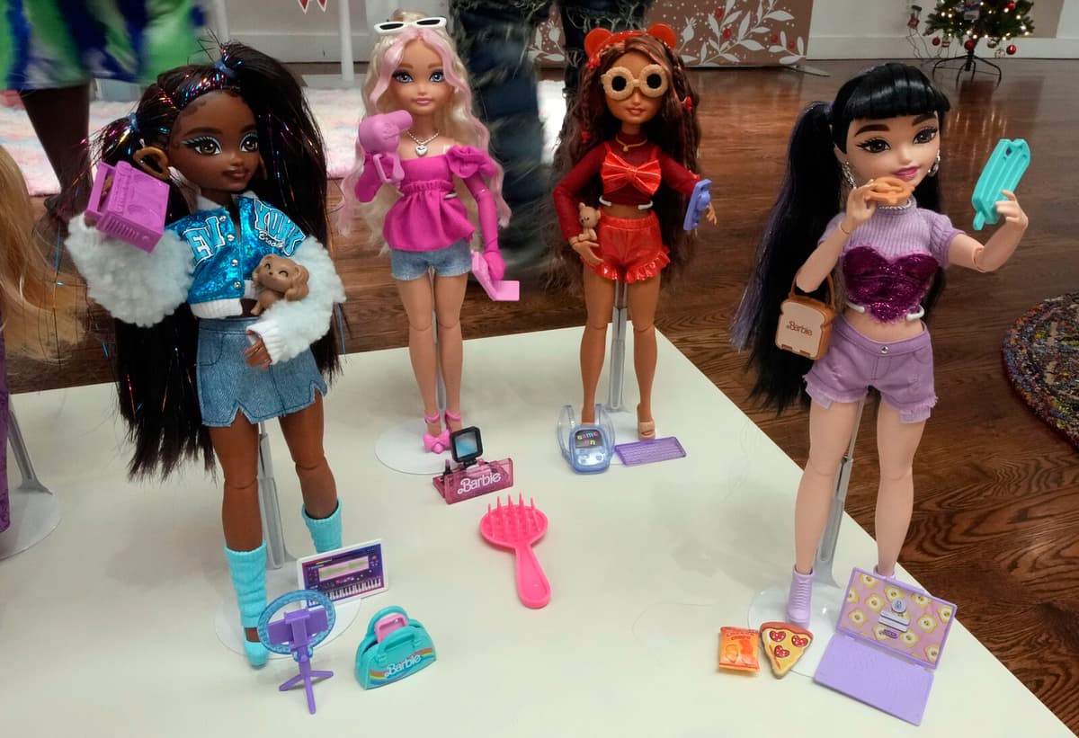 US Stock Market Declines as AI-Related Stocks Weigh Down Indices