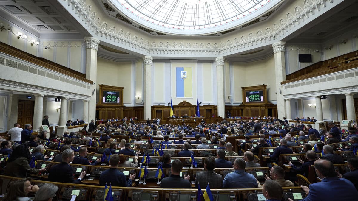 Raid on Ukraine's parliament - initially prevented