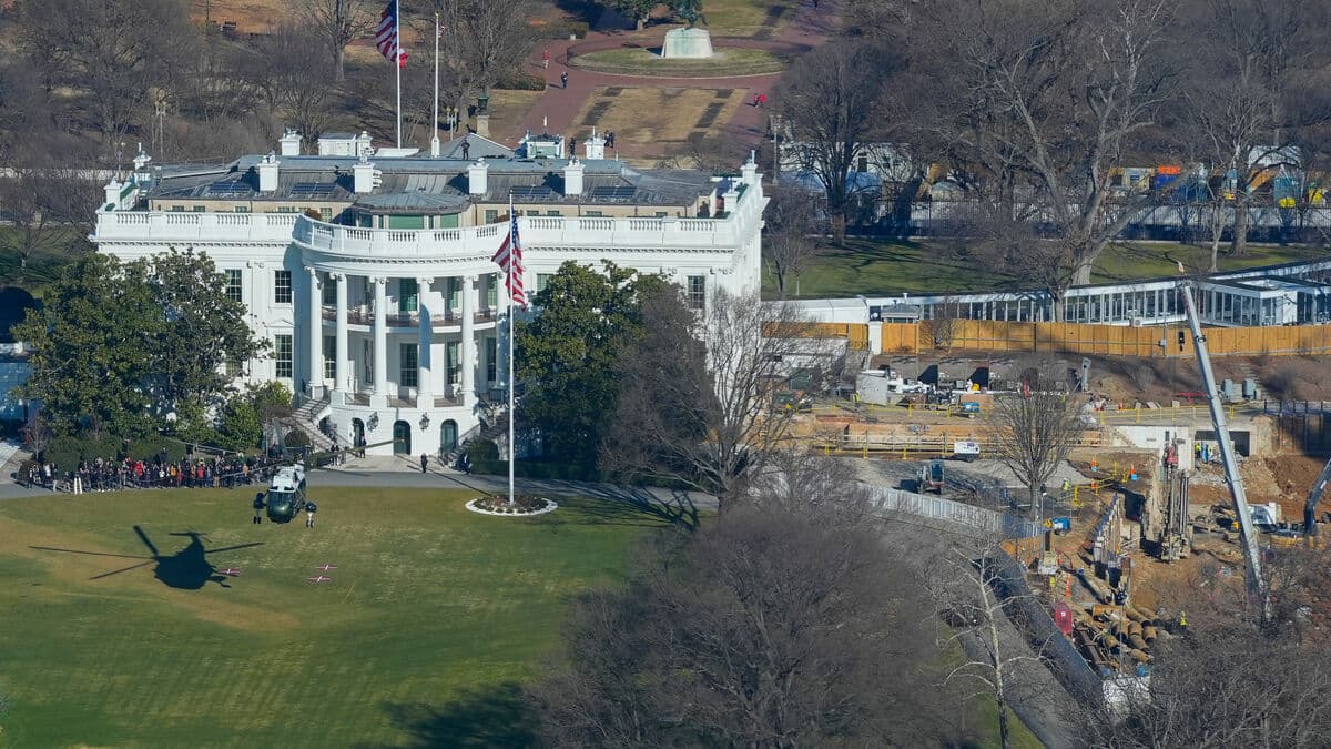 Secrecy surrounding White House bunker construction