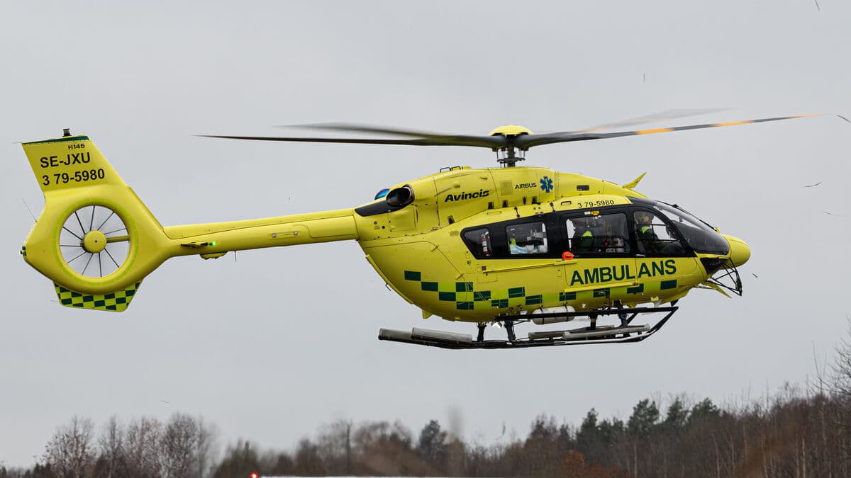 Apartment fire in Upplands Väsby - one taken to hospital by helicopter