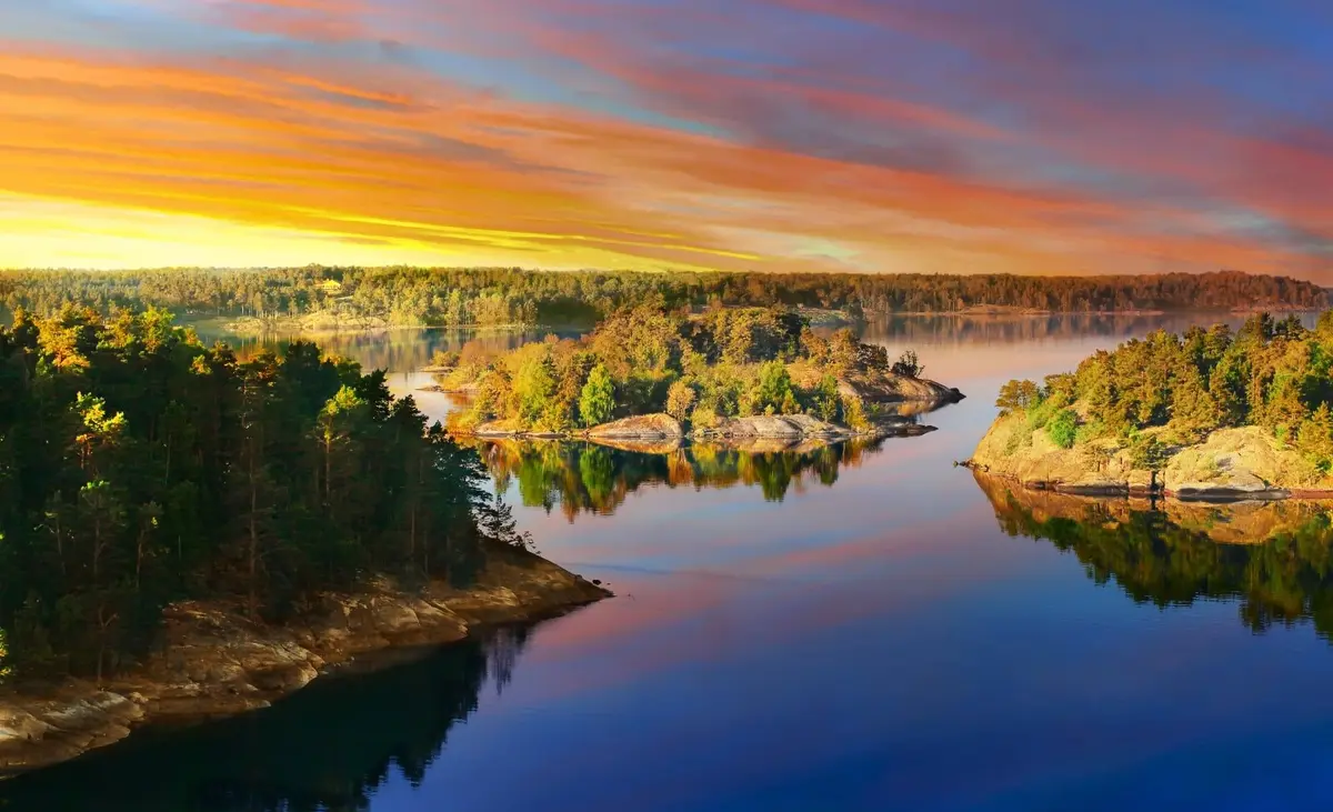 10 Stunning Places to Visit in Sweden This Late Summer August 2025