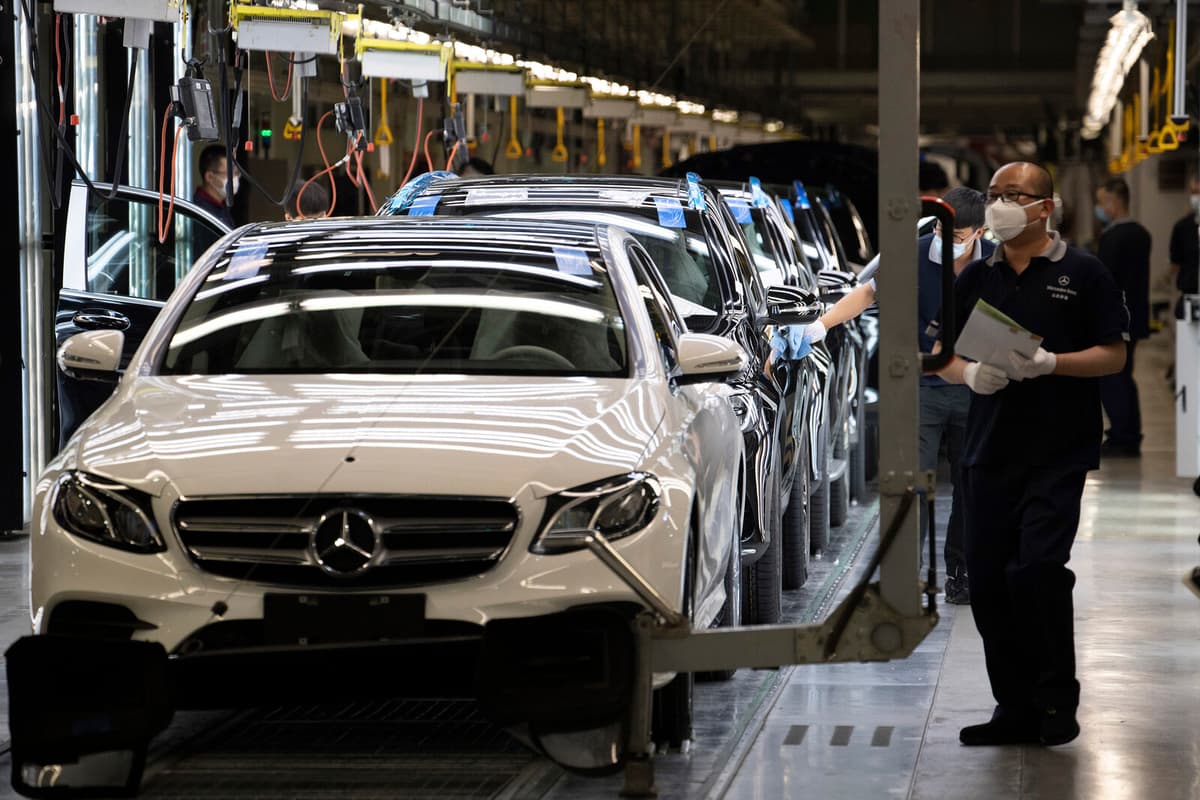 Share price fall for Mercedes after profit warning