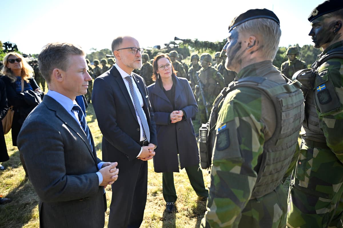Swedish soldiers welcomed to Latvia