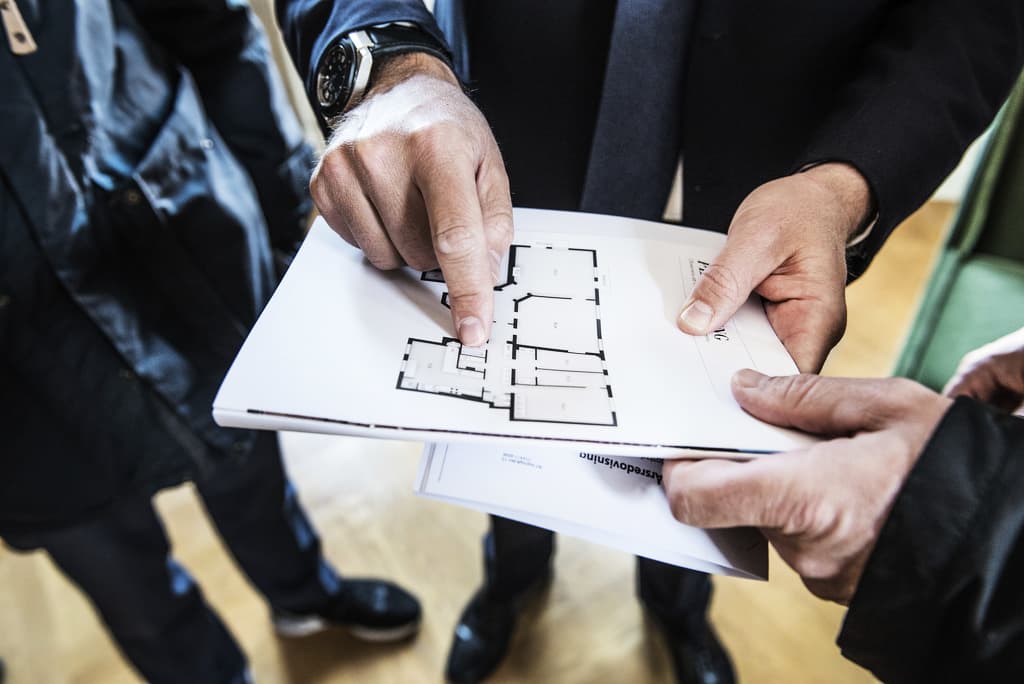 Plots of land for sale at 1 krona per square metre